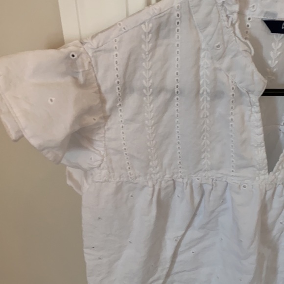 Flutter sleeve white eyelet top - Picture 2 of 3